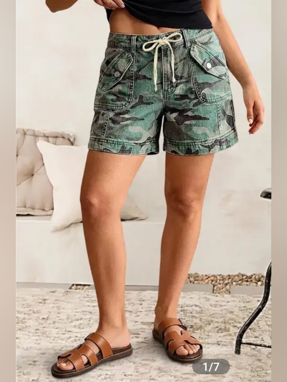Flamingals Camo Print Flap Decor Drawstring Mid Rise Shorts NWT Medium